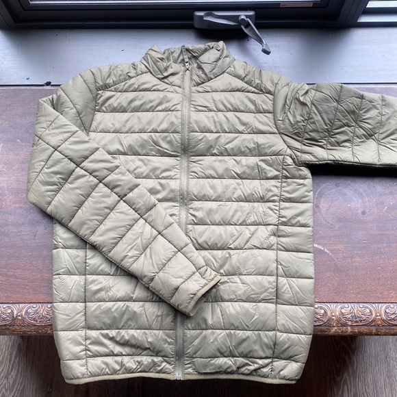 True Classic puffer jacket - Picture 1 of 3